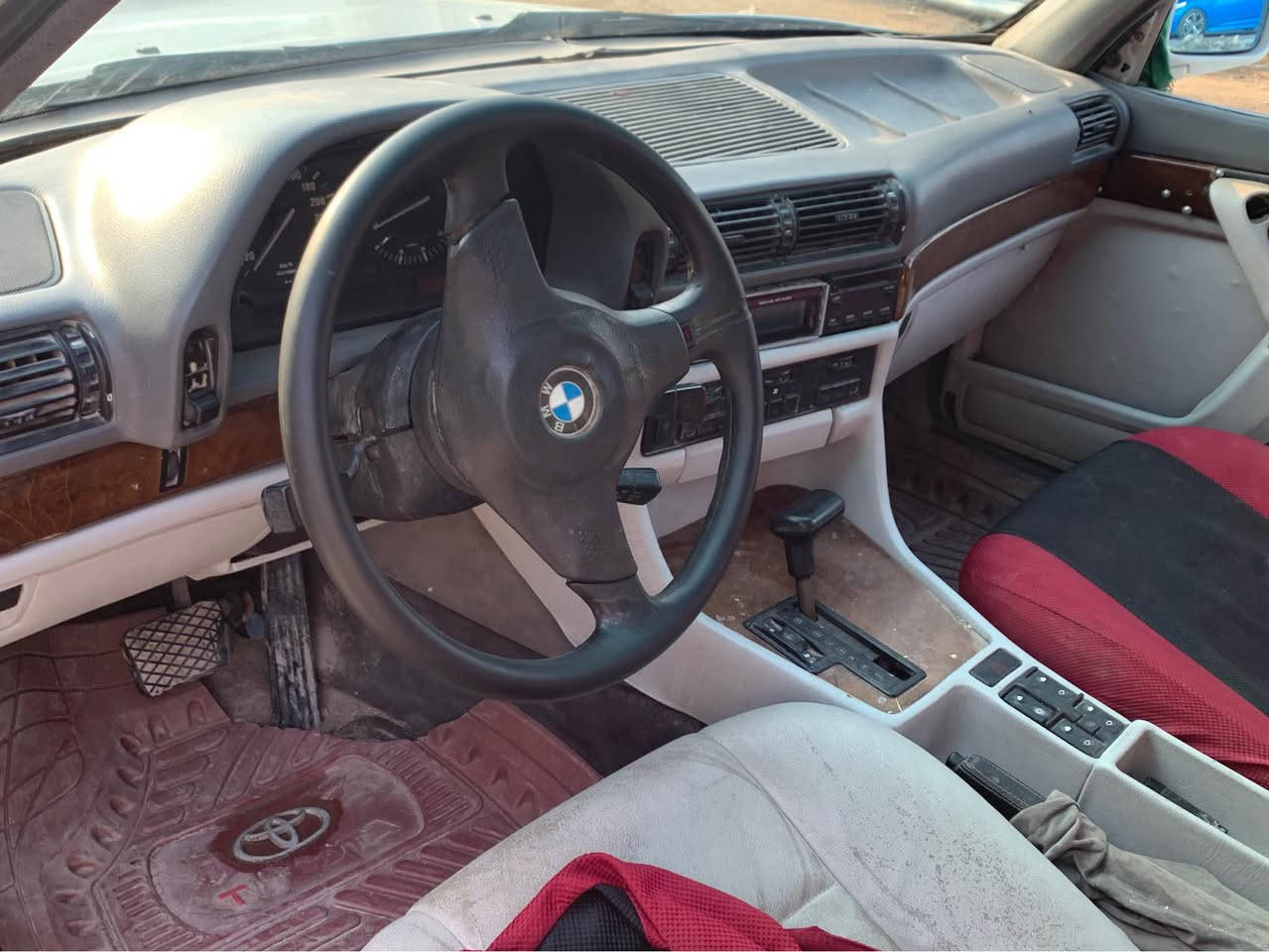 سياره بيام دبليو مكينه وكير مكفولات  لسنويه تنتهي لحد 30رقم جديد حداديه حلوه تخم تاير*********** الزبير, البصرة
