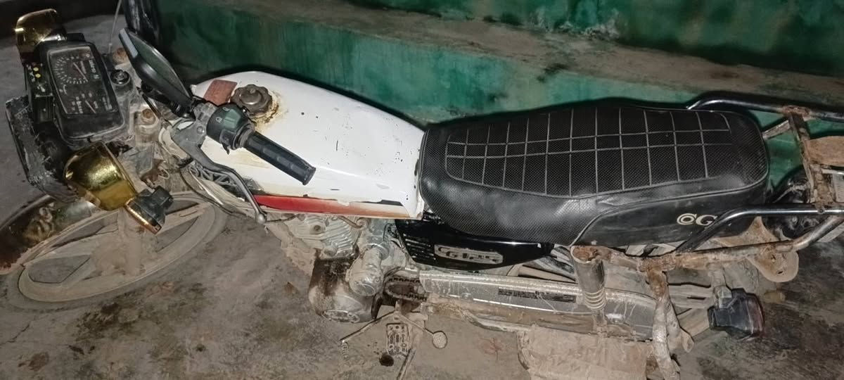 السلام عليكم عندي موطور موديل. 19كلش شغال معمر صار سبوع موجود سلف هندل السعر250الف وبي مجال للكرايب بوصخو كصيتلو صور ما غسلتو رقم الهاتف***********
