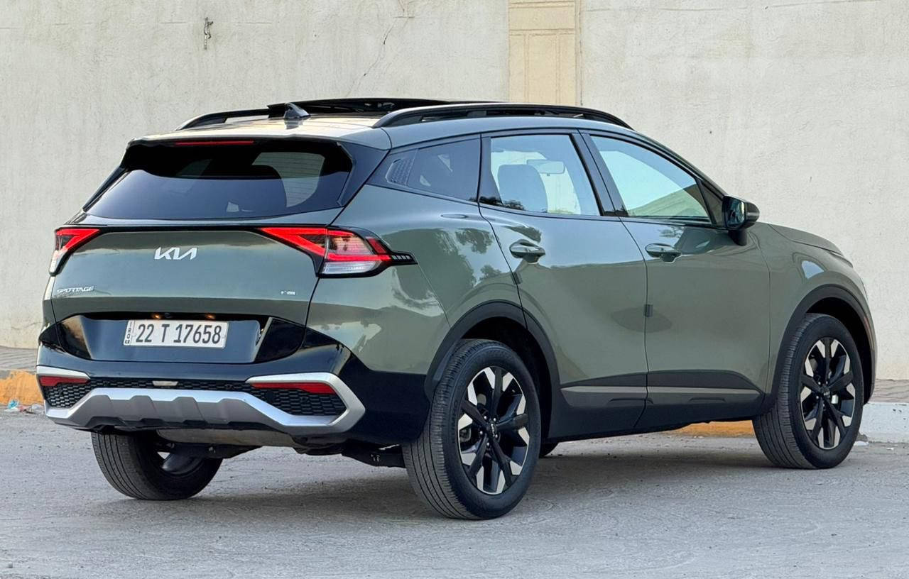 السلام عليكم
سبورتج 2023 فول مواصفات 
المواصفات : بصمة / تشغيل عن بعد / شاشة ديجتال / جلد / كرسي كهرباء / تدفئة كشنات / شاحن وايرليس / فور ويل / اطفاء ذاتي هندبريك دكمة / حساسات / قطعتين تبريد / مود درايف / LED امامي وخلفي / محرك 2500 / مانع انحدار /  اوتو هولد / مانع انزلاق / رادار امامي / رادار جانبي 
السياره ترقيم جديد بيه فقط قبغ. جنطه بدون ايرباك 
سنويه بسمي  السياره جديده وكل نقص مابيه
بغداد - شارع فلسطين 
***********
