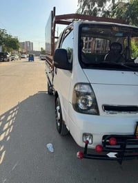 سلام وعليكم كيا فحل موديل ٢٠١٤ للبيع   نضيفه وخير من الله كير ومكينه ت...