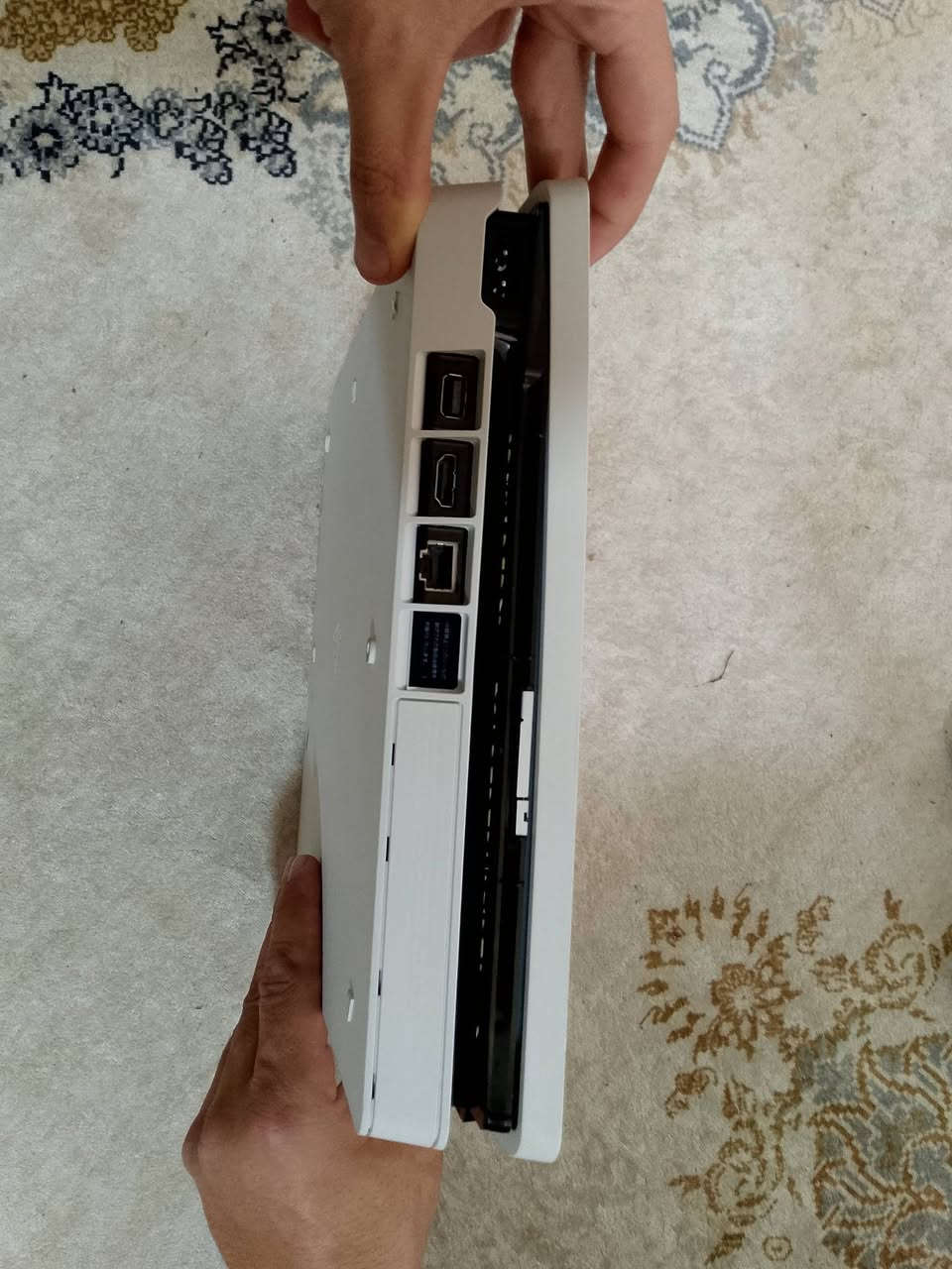 سلام عليكم بلي 4 سلم
مهكر قرص بي ست العاب يدات ثنين جهاز نضيف ومافتوح 
260 سعر ***********
