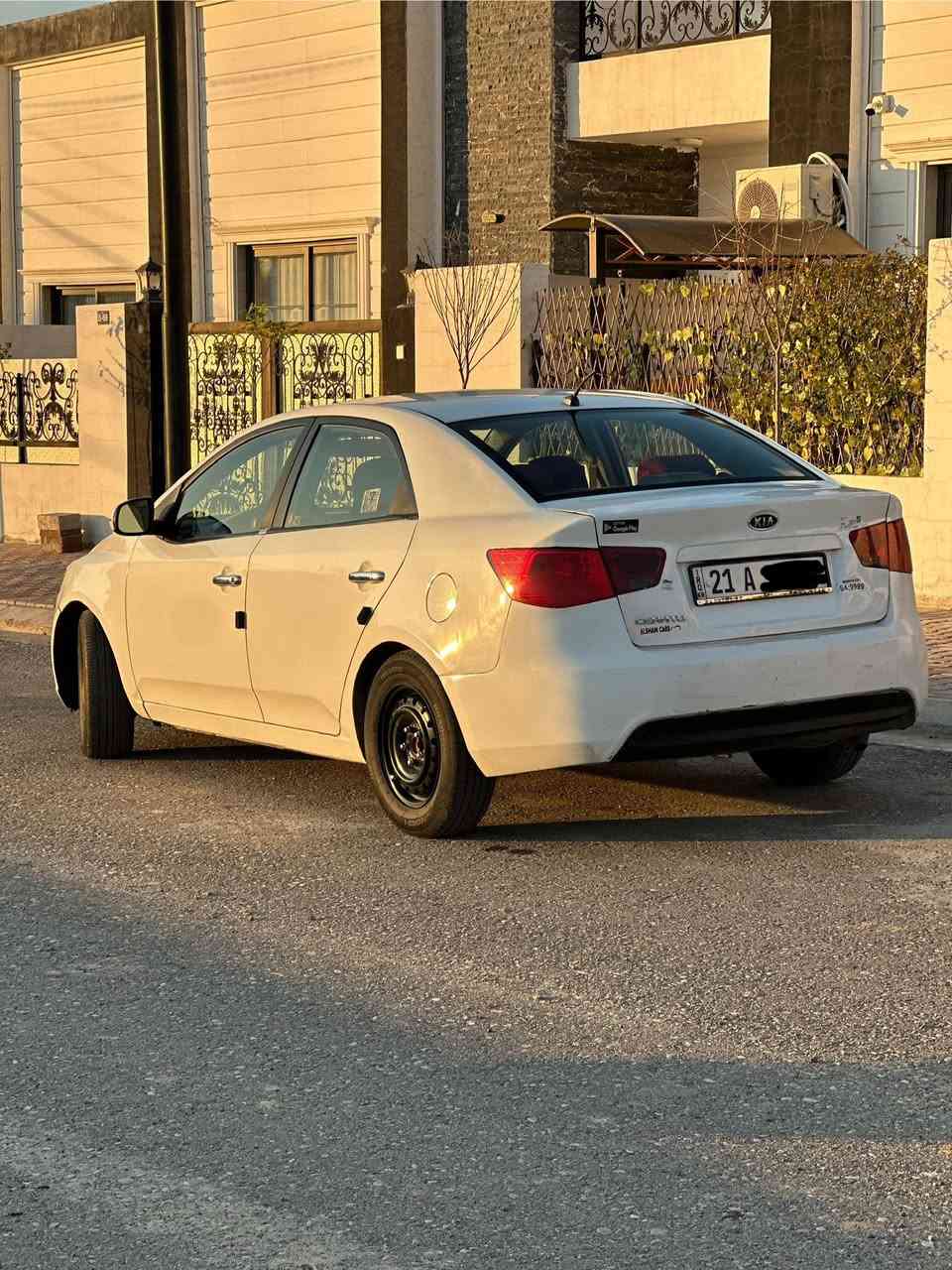 سلام علیکم 
کیا سیراتو مودیل ٢٠١١
مواصفات ( ABS- مرایة شفت- مرایة أشارة-تحکم ستیرن-سنتر لوك-کیر عادي و أوتو)
شرط تحویل غرامة کص، رقم و سنویة جدید لحد سنة ٢٠٣٠
کوبون بنزین موجود
هوە مو حزام بس ابیعة حیزام صبوخ
رقم تلفون : ***********

سلام علیکم
کیا سیراتۆ مۆدێلی ٢٠١١ 
مواسەفاتی ( ABS-ئاوێنە شەفت- ئاوێنە ئیشارەت- تەحەکومی سوکان- سەنتەر لوک- گێری ئۆتۆماتیك و عادي)
بەشەرتی غەرامە و تحویل و بڕاوە، 
ڕەقەم و سەنەوی تازەیە تا ٢٠٣٠
کۆبۆنی بەنزینی هەیە
حیزام نیە بەس بە حیزام ئەیفرۆشم
سعر 87 هو مجال ژمارە مۆبایل : ***********
