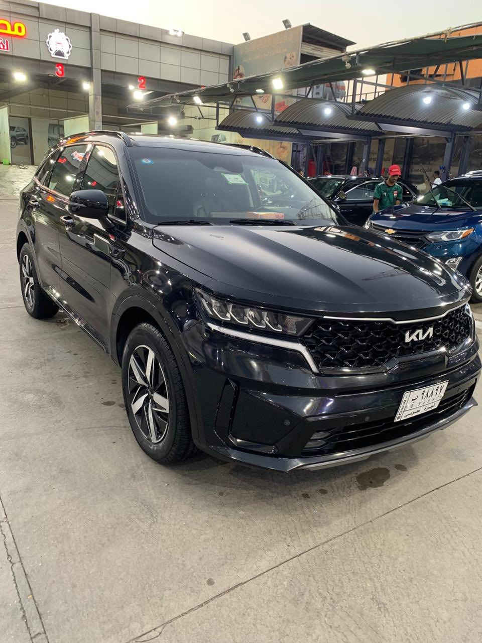 كيا سورينتو موديل 22 وارد امريكي 
الحادث موضح ب الصور
محرك 4سلندر تيربو 2500
7 راكب
سياره فول مواصفات للاخير
بصمه ،بانوراما، رادرات اماميه خلفيه جانبيه ، حساسات اماميه خليفه ، تبريد قطعتين ، كراسي جلد رياضيه منفصله تدفئه تبريد ، سايد بريد دكمه 5 وضعيات قياده فول تحكم قياده ومواصفات للاخير
سياره ما ناقصها برغي كلشي بيها جديد ترايك وين ما تريد، 
لوحه بصره وكاله تحويل كلشي حاضر بي
السعر 210 بيها مجال،
***********

