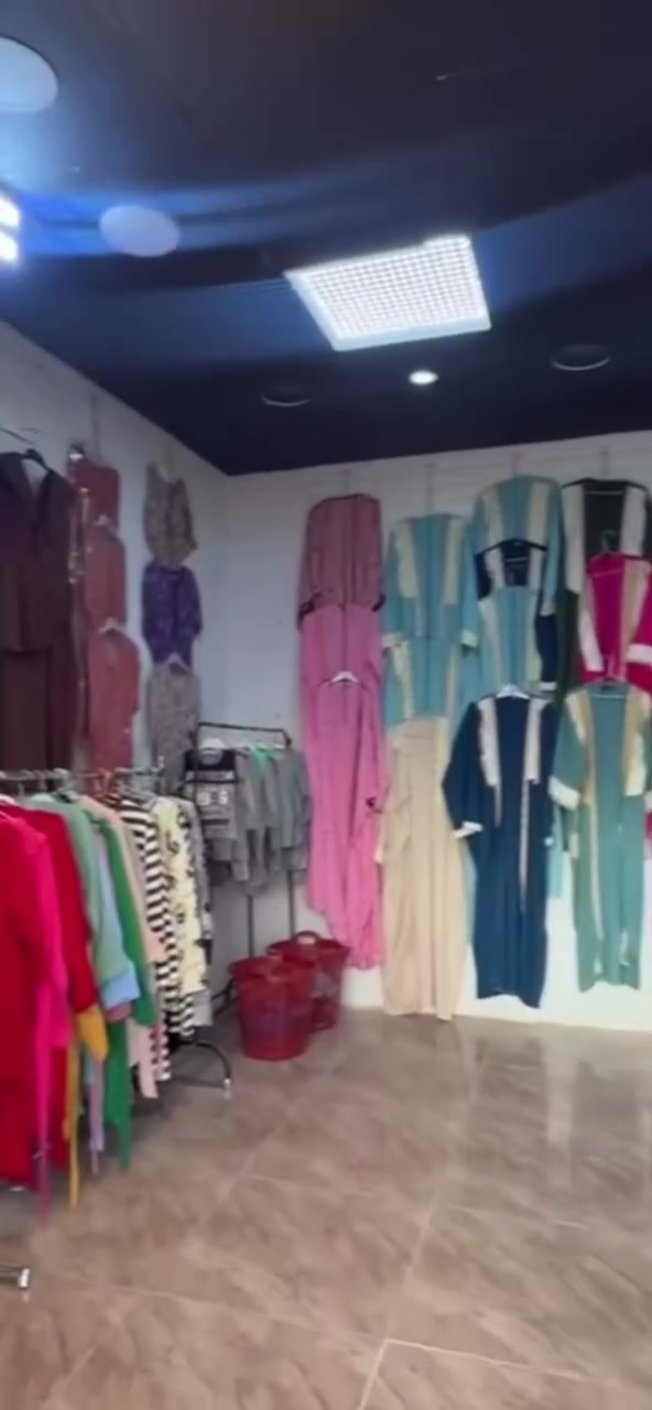 محل للبيع هوه وغراضه بسعر مميز
التواصل 
***********
