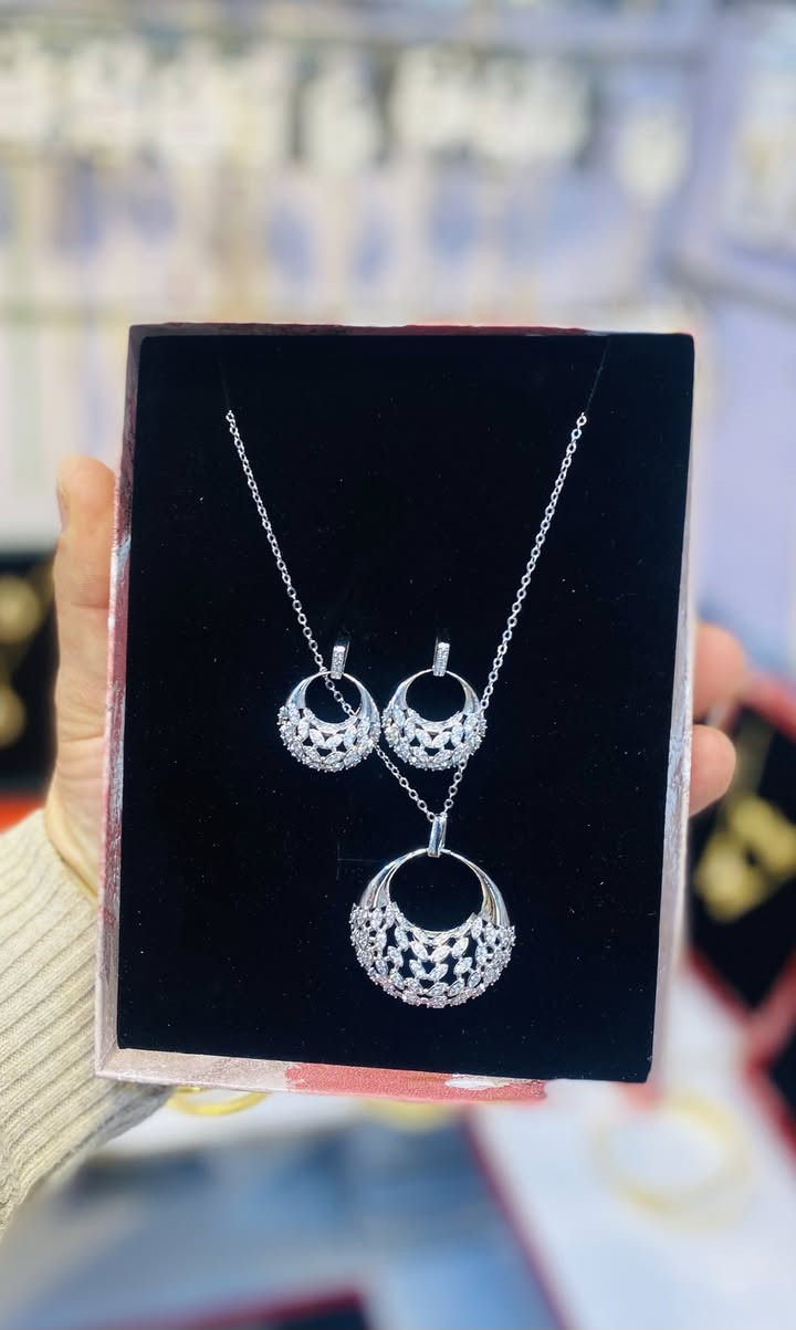 ‏ذهب برازيلي طلع ثابت 
‏يوجد خدمة توصيل كل ￼ العراق 
‏وداخل بعقوبة مجانا التواصل على واتساب ￼
‏*********** ￼
