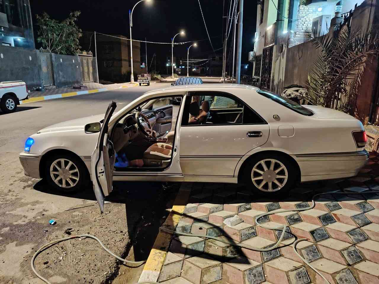 السلام عليكم للبيع ملكه فول 4 دكم كرستال مكينه ففي تي وكال من المالك فقط كمرك ما مدفوع ما عليه اشارةحجز دك حاسبه وين مايعجبك 85 وبيه مجال ملاحظه مكفوله من الكص ***********
