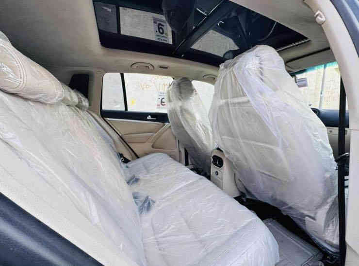 فولكس فاجن تيكوان اعلى فئة R. Line
موديل 2012وارد خليجي 
فول مواصفات 
فور ويل 
شفتات كير بالاستيرن 
محرك 2000 تيربو 4سلندر
بانوراما 
سايد بريك بصمة 
زينون بلادي لايت عدسة 
لد نهاري 
تبريد قطعتين
كشنات جلد كهرباء 
تدفئة بالكشنات
مري جانبية كهرباء +هيتر بالمري
تحكمات ستيرن 
كاميرا بلادية شاشة
هوك خلفي بلادي 
نظام بريك 4دسك 
بدون صبغ بيها بارد قليل باب الصدر 
دعاميات صبغ فقط السيارة جاهزة رقم سليمانية الدولي هزة نهاية 2026 بأسمي 
مكان السيارة بغداد للتواصل على الارقام التالية :
***********-***********
السعر 115 وبيها مجال بيع او مراوس حسب القناعة
