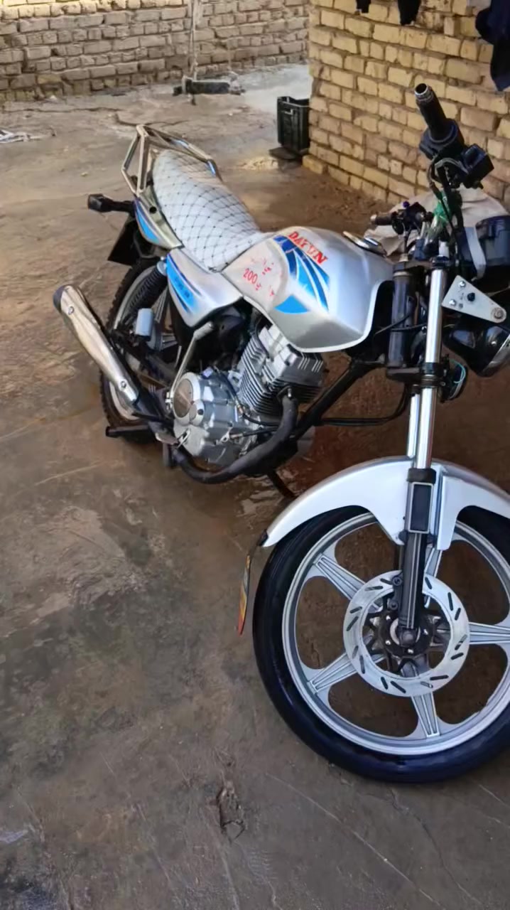 دراجه دايوان عضم لون رصاصي مديل 19 كلك كلك مكفوله بيها نقوصات قليله 
مبدله ولفات فقط فقط 
مكاني كربلاء الحسينيه الطف 
***********
سعر600 وبيها مجال قليل
