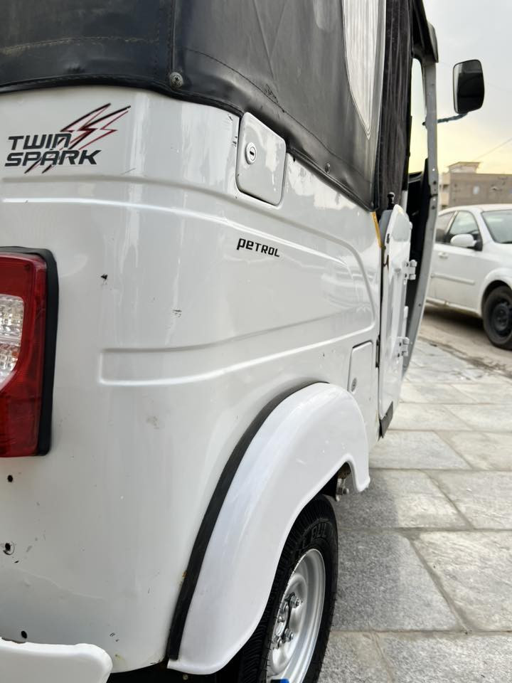 للبيع
تكتك 21 شهر 8 رقم بغداد معمر دوس فقط 
ضرر بل لغد شبر مرجع بارد بدون صبغ 
مكان / واسط - العزيزية
***********
