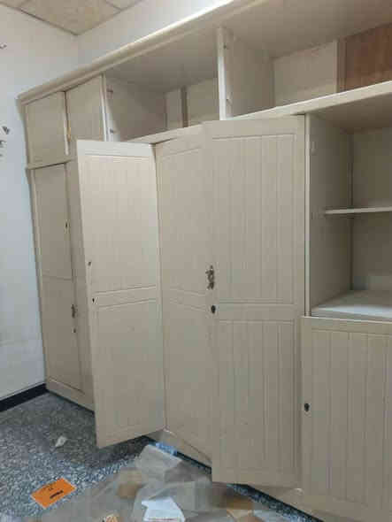 كنتور طابقين كويتي للبيع سعره ٢٥٠ الف وبيه مجال للتواصل🫩***********
