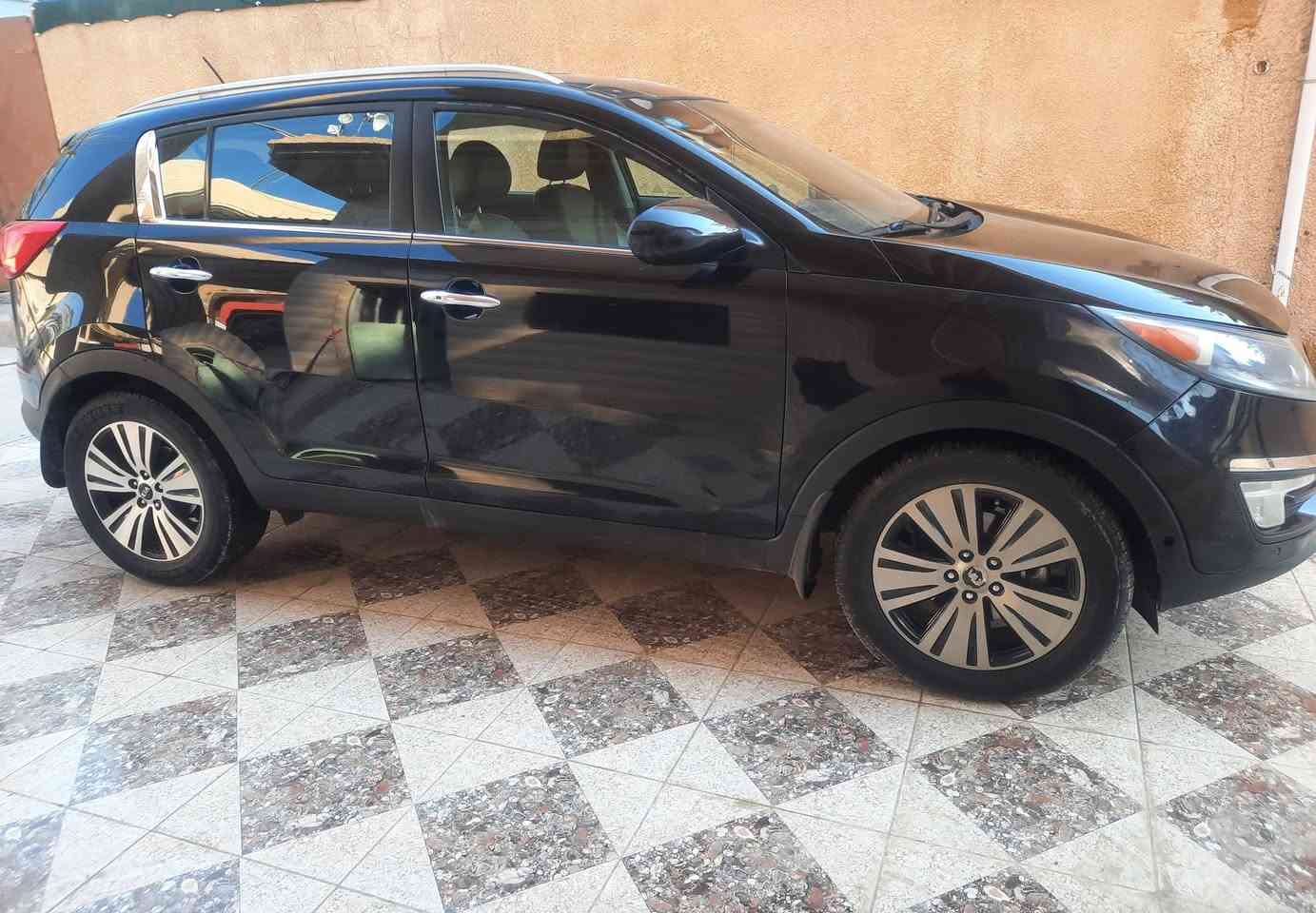 للبيع كيا سبورتج ٢٠١٦
وارد أمريكي 
لون اسود 
موديل ٢٠١٦ 
رقم ديالى 
بصمة 
 توويل
مكينه 2400 GDI
الداخل جلد لون رصاصي
 قطعتين تبريد 
 تحكم ستيرن
مانع انزلاق
 تحكم بتقليص البنزين 
 ضربتها أمامي بنيد وجاملوغ بدون ايرباك
البنيد مصبوغ 
الجاملوغ مبدل اصلي 
تخم تاير جديد 
السياره كامله بدون اي نقص
السياره بأسمي 
مشروع وطني وتحويل ثاني يوم
للإستفسار/ ***********
