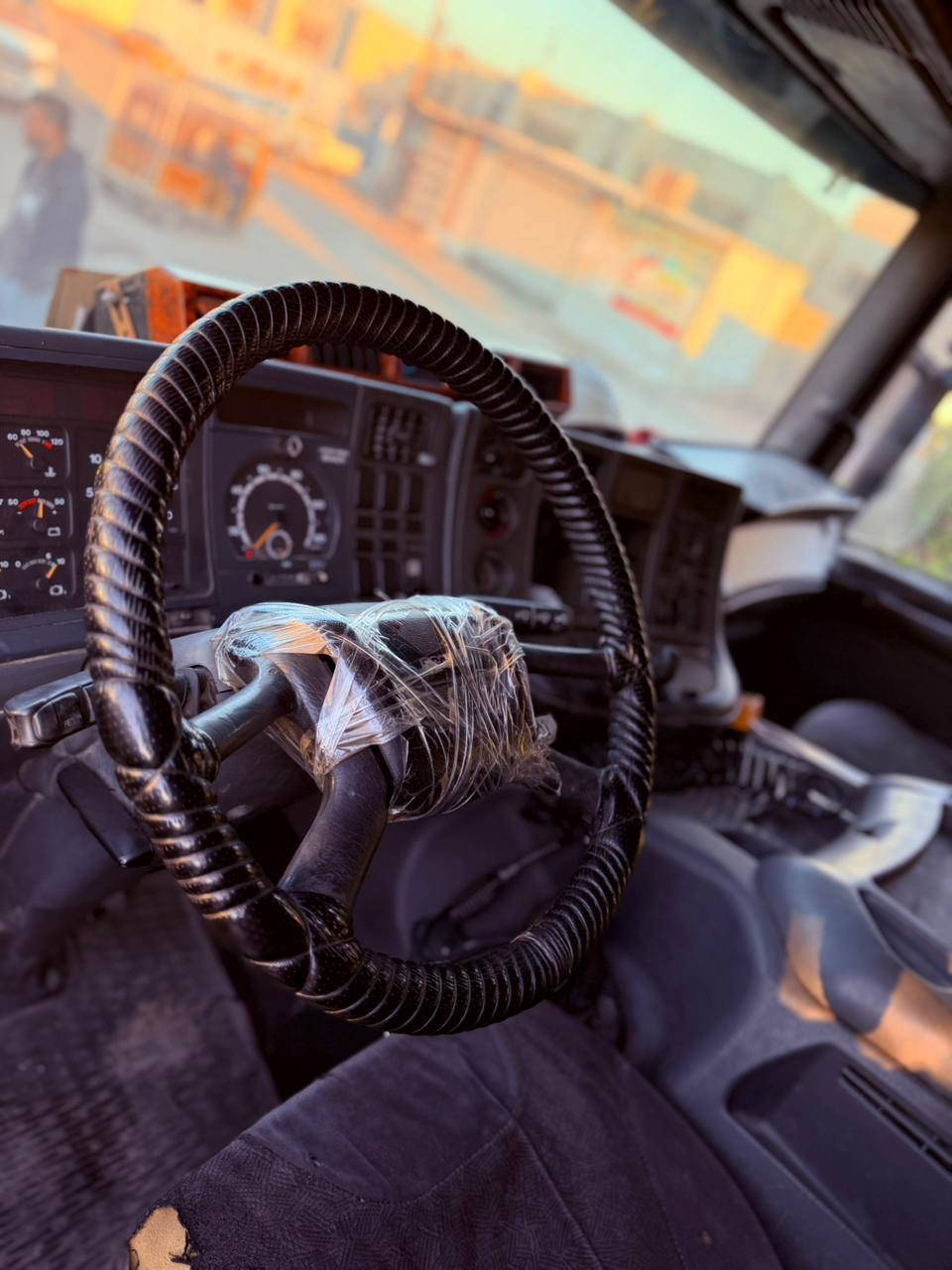 السلام عليكم
سكانيه بومه 2003
رقم بغداد انكليزي بسمي
طوناج جي بي اس جديد
حموله 10الف لتر
عمليه كامله دفع سحب عداد
سياره جديده بمعنه الكلمه
سعر 265وبيهه مجال
مكان بغداد مدينه الصدر
***********
