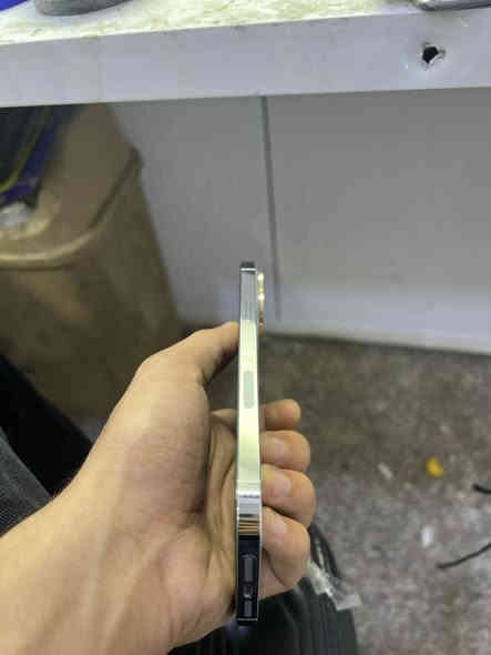 آيفونات ١٣ برو ماكس 
الأبيض ذاكره ٢٥٦ مكفول الجهاز وتر بطاريه ٨٦ نموذج m نضافه ١٠٠ سعره ٦٧٥ الف أخو الجديد نضافته
الثاني ذهبي نضافه اخو جديد بطاريه ٩٢ ذاكره ٥١٢ مبدل فقط كامره تفصيخ تجي تفحص بنفسك إذا بيها قطره تراب مرجوع سعره ٦٢٥ الف 
مكاني بغداد البياع شرطه ***********
