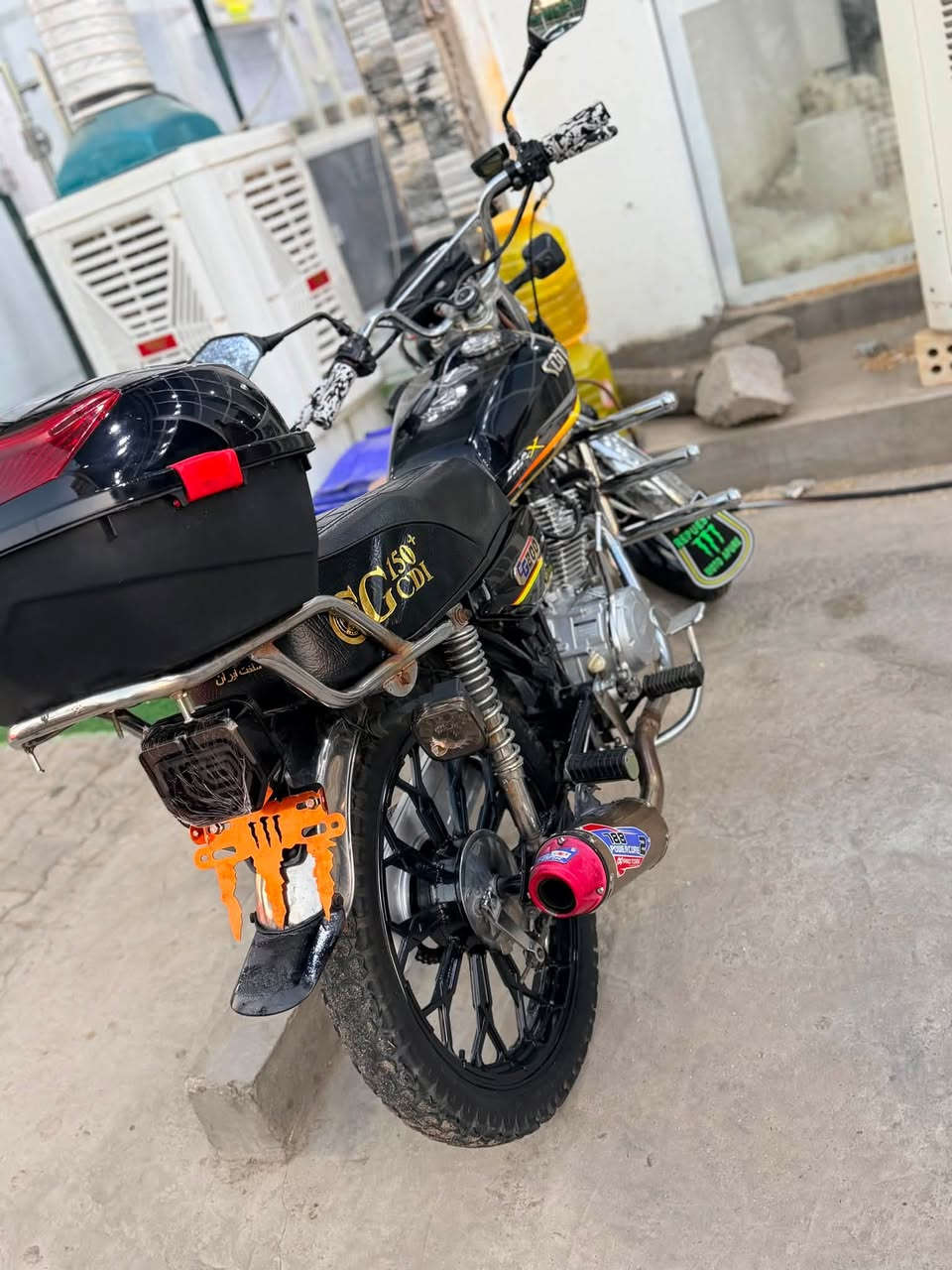 للبيع سونك 2024 جاهز
من كلشي محرك 200 cc 
السعر 725 وبي مجال 
عنوان رمادي 
‭***********
