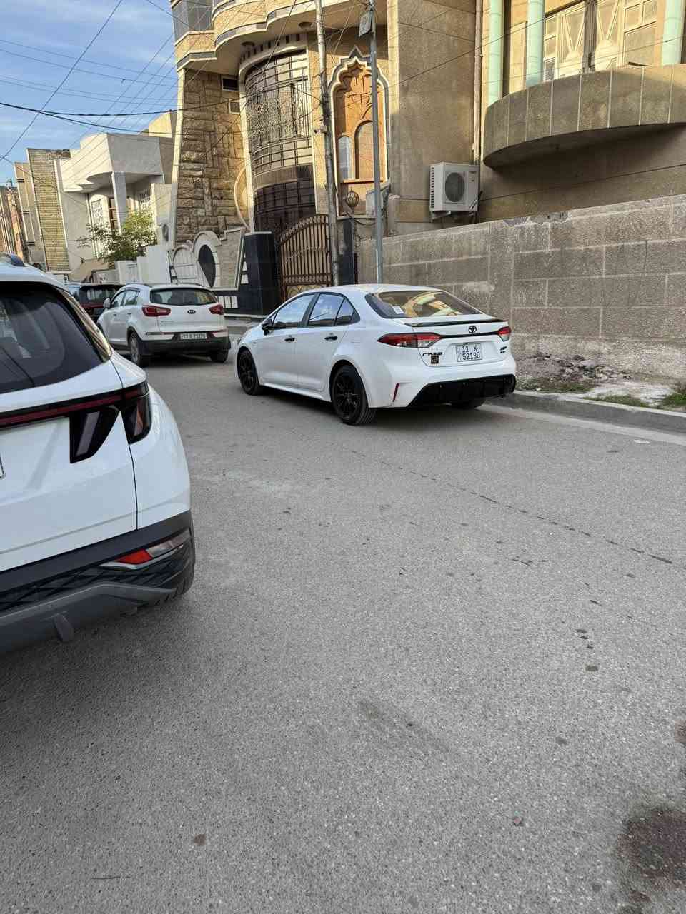 السلام عليكم من رخصة إدارة الكروب عندي توسان موديل 24 خليجي ماشيه 39 الف فول عدا الفتحه بدون صبغ بيها بارد قليل بالقبق الصندوق السعر 215 ورقه مكان السياره بغداد البلديات تلفون ***********
