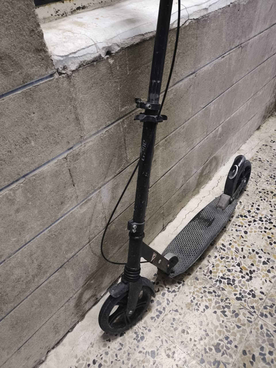 سكوتر للبيع شغال كلشي ما يحتاجه السعر 20 الف يتحمل عمر 15 سنة  و وزن لحد 55كيلو


**إذا كنت صاحب هذا الإعلان وتريد حذفه لأي سبب، رجاءا أرسل رسالة إلى الدعم الفني**