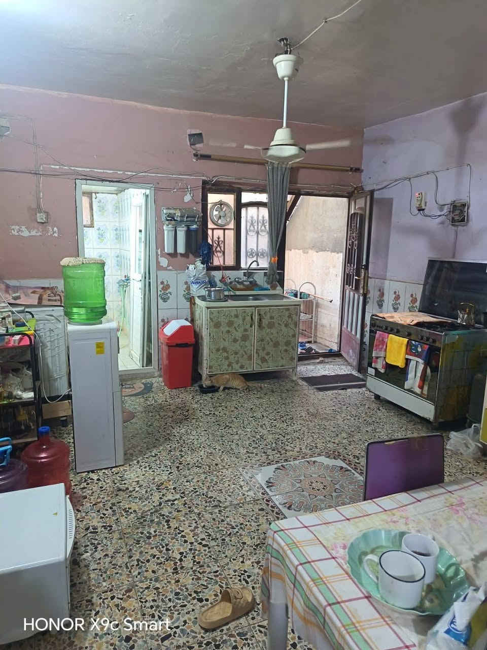 منزل للبيع /مساحة /٨٠م/واجهة ٤/يتكون من ٢غرف نوم /وهول ومطبخ /وخدمات /موقع ممتاز /شهداء البياع قرب شارع العام /اي الاستفسار على هذا الرقم /***********

