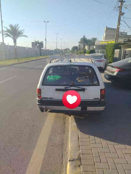 سيارة اوبل موديل ١٩٩١ لون ابيض رقم بغداد... سعر ٢٧ ورقة.. اتصال ***********
