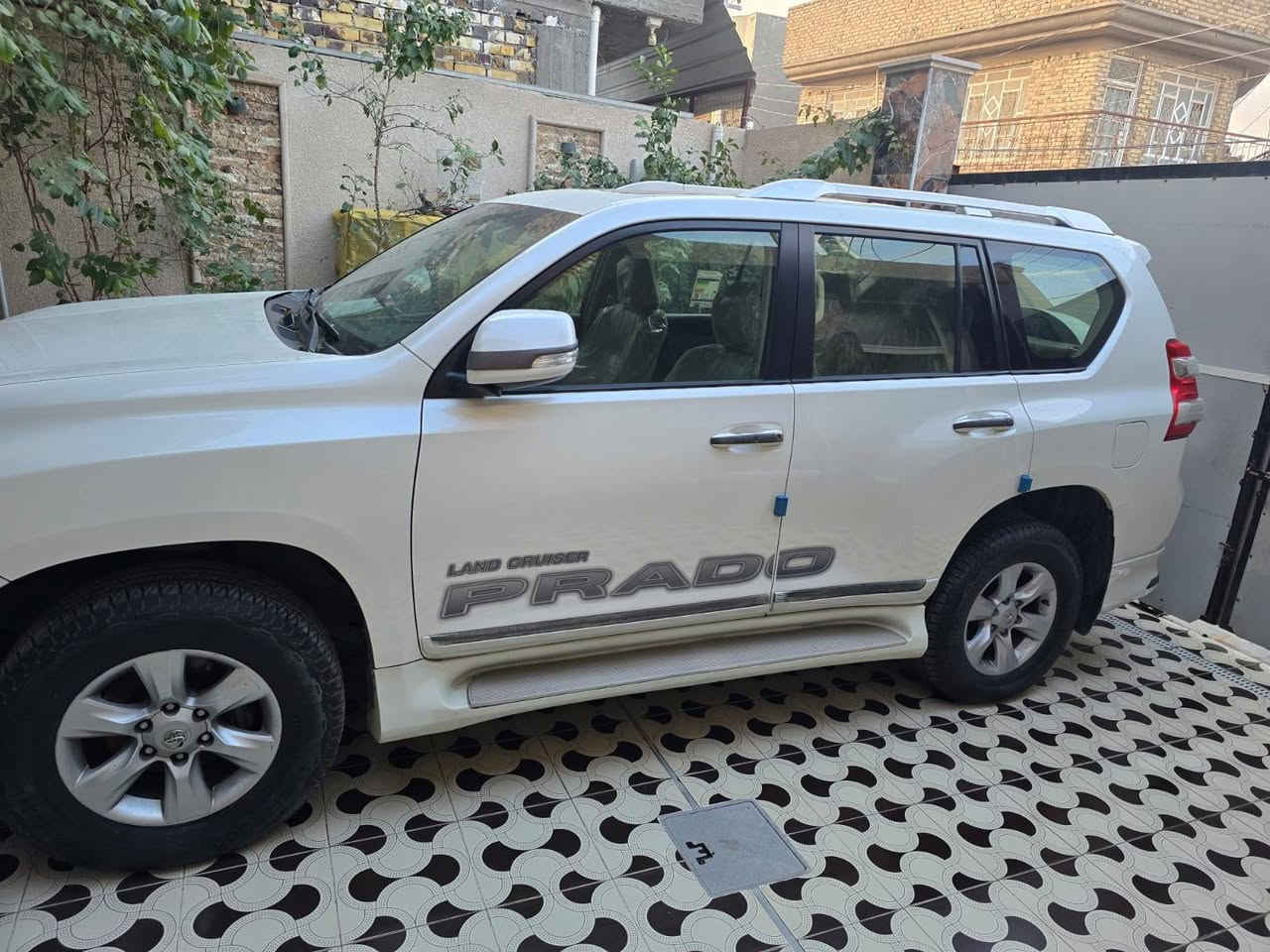 تويوتا لاند كروزر برادو 2012 محدث (2017)
المسافة المقطوعة: 145000 كيلومتر
المحرك: 6 سلندر – 4000cc
فول مواصفات فئة TXL
 أضرار السيارة:
• مكفولة من الحادث
• السونار مرفق مع الصور
تفاصيل إضافية:
• رقم السيارة: بغداد الدولي الجديد
• باسم المالك تحويل مباشر

🛑 السعر سوي تعليق يصل مباشرة 🤖 

• لون السيارة: ابيض صدفي
مكان السيارة: الحلة – بابل

رقم صاحب السيارة 
***********
