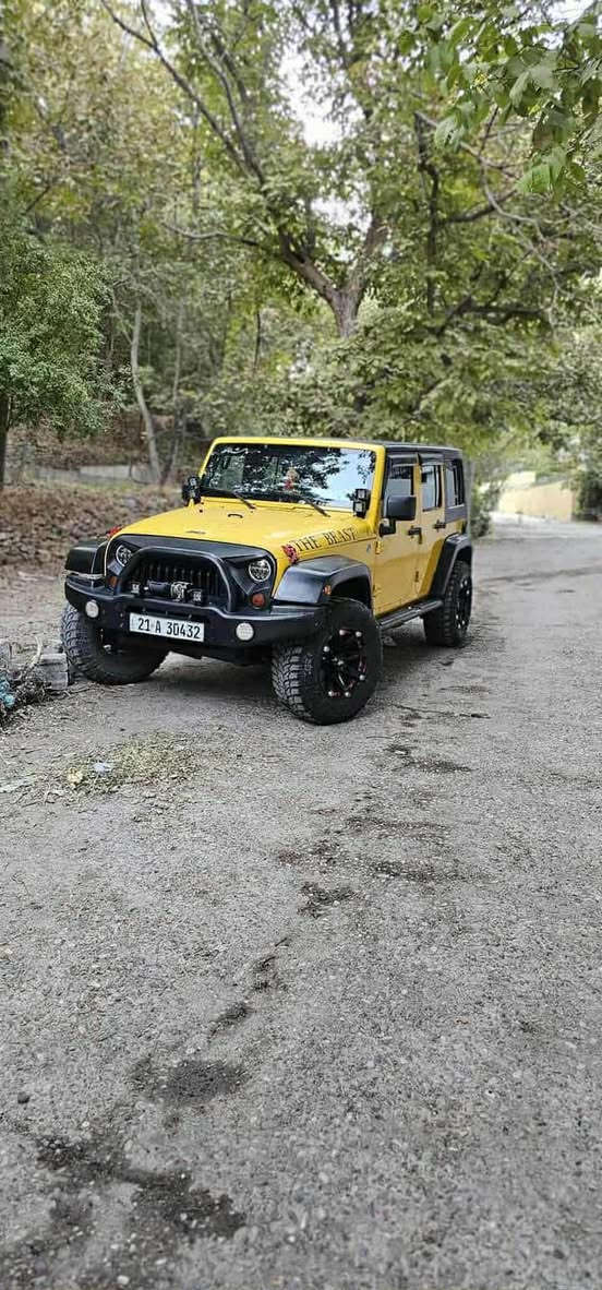 جێب رەنگلەر 2011 بۆفرۆشتن 
گێرومەكینە بەشەرت 
دەبل ئەكسل و ئەسلی بەشەرت 
سەیارەكە زۆرجوانەو مالی دۆستە 
سعری 140 گەڵاو معامەلە 
گۆرینەوەش ئەكەم بەشتێك بەدڵم بێت 
0776 482 74 39 السليمانية, العراق
