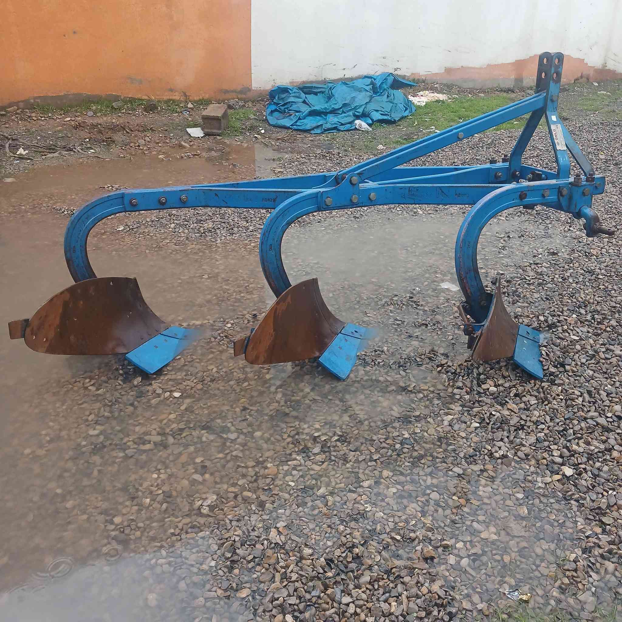 گاسنی فاو ره قه م 14 زؤرخاوينه بؤفرؤشتن شوين چوارقورنه ***********  ***********
