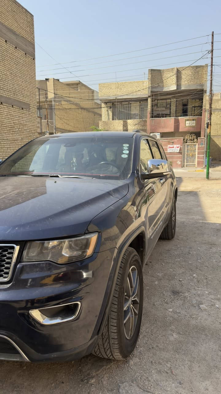 السلام عليكم جيب كراند شيروكي ٢٠١٨ نص فول تشغيل عن بعد تتدفة كشنات جنطة كهرباء سيارة هواي بيهة موصفات  سيارة نضيفة وارد امريكي حادثة بل جاملغ مال سايق خفيف ايرباك سليم ماشية ٧٣ الف مكاني بغداد  السعر ٢٠٥ وبيهة مجال
رقم ***********
