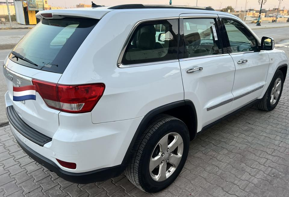 سلام عليكم للبيع2013
جيب لاريدو خليجي مكفوله رقم بغداد دولي بسمي محرك 6سلندر حاويه جديد
كير جديد فور ويل صدر امامي خلفي جديد
فول مواصفات لمتد هزه جديده تخم اطارات جدد السونار مرفق مكانها الكوت 
السعر 189وبيها مجال ***********
