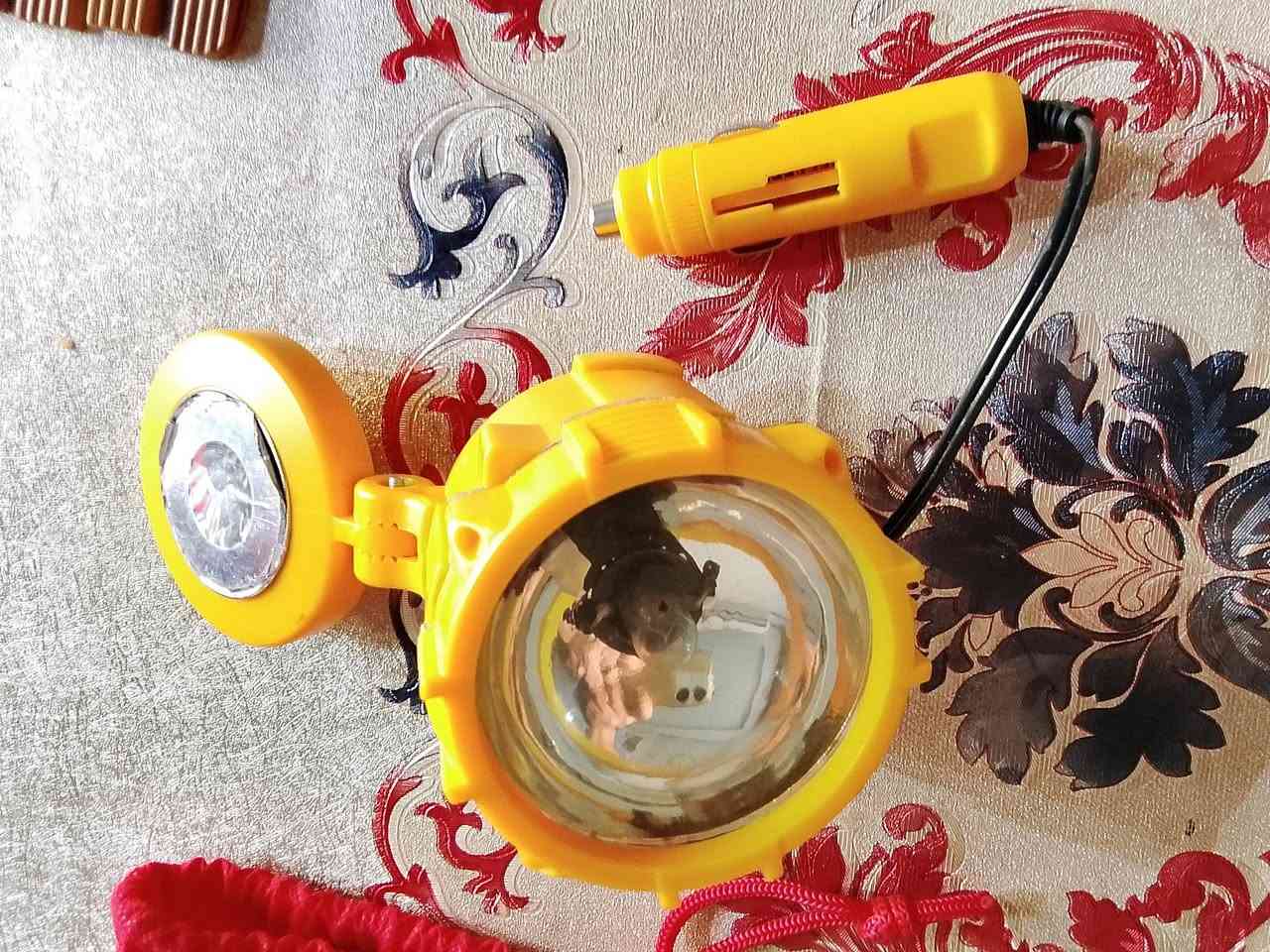 السلام عليكم للبيع شلع مكاني بغداد المشتل الشراي يراسلني ***********
