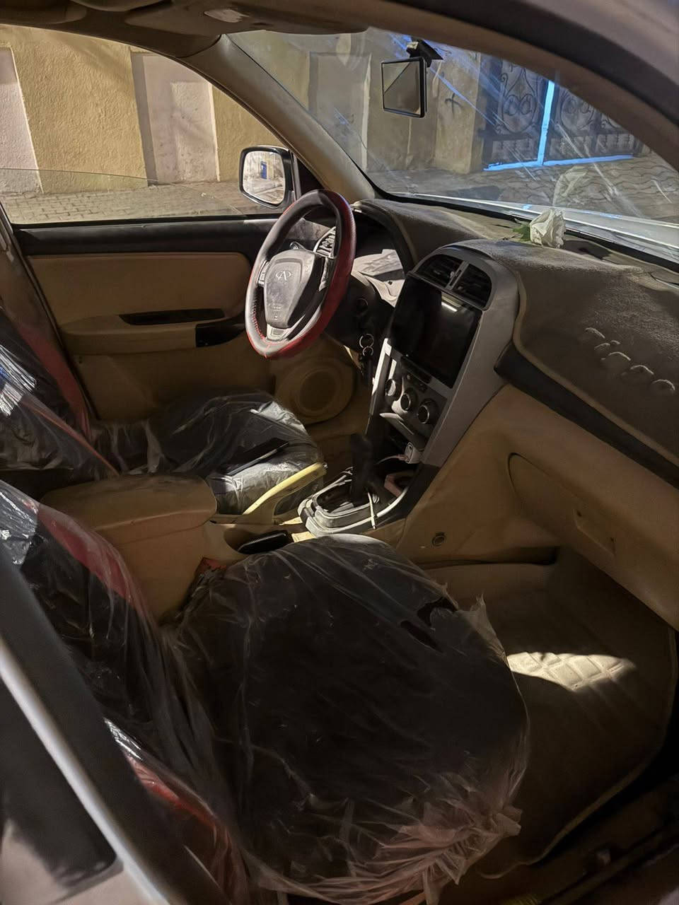 سلام عليكم... تيكو 2012 كير ومحرك مال كورلا الكير كفاله اما المحرك ينقص يعني كايم تخم تايرات جديد حداديه دواخل دوشمة جديدة مكانها بصره . سنويه 2029 تنتهي .رقم بصره سعر 41 بيها مجال واتساب هاتف ***********
