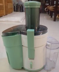 معصاره للبيع جديده استعملته مرتين بس السعر 30 وبيهه مجال راسلني على ال...