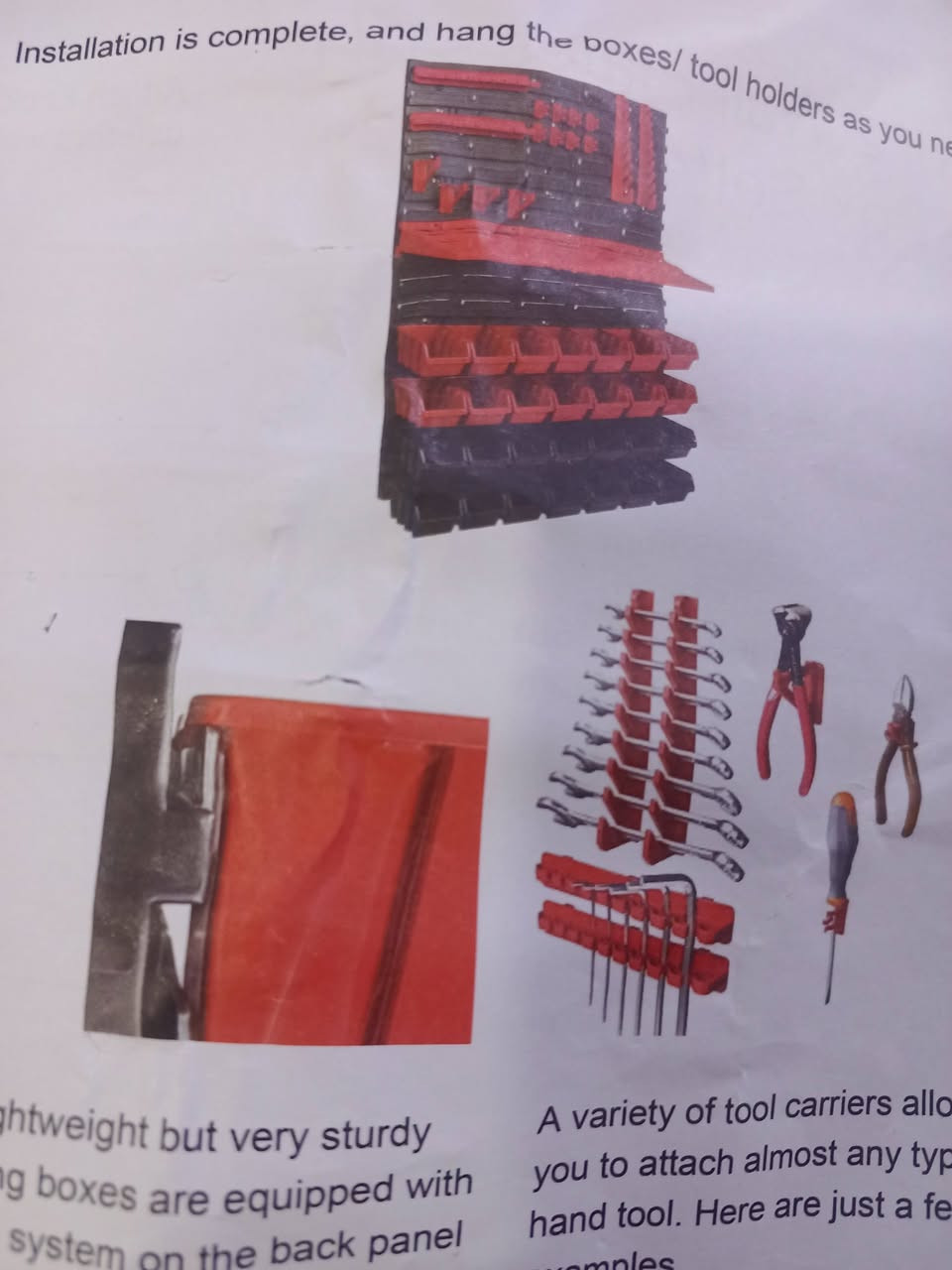 مجموعة منظم أدوات حائطي من شركة Deuba، مصمم لترتيب الأدوات والقطع الصغيرة في ورش العمل أو المرآب. 
المكونات: تتضمن المجموعة لوحات حائطية، صناديق تخزين قابلة للتكديس (باللونين الأحمر والأسود)، وحوامل أدوات مختلفة. 
المواد: مصنوعة من بلاستيك البولي بروبيلين (PP) المتين والمقاوم للصدمات. 
الميزات: الصناديق قابلة للإزالة والتكديس بشكل فردي، والأرفف قابلة للتوسيع لزيادة مساحة التخزين. 
التحميل: تتميز بهيكل قوي يسمح بحمل أدوات بوزن يصل إلى 5 كجم للأرفف و 1 كجم للخطافات الفردية. 
السعر 25الف مع توصيل


**إذا كنت صاحب هذا الإعلان وتريد حذفه لأي سبب، رجاءا أرسل رسالة إلى الدعم الفني**