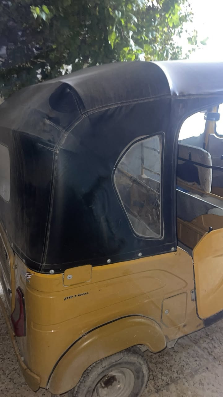 ***********سلام عليكم تكتك 21مرقمه رقم وسنويه بسمي للبيع العنوان بغداد الشعله تكتك خير من الله الله شاهد مابيه اي نقص 
كبل للشارع السعر 7500انضف من الصور تجي تشوف بعينك
