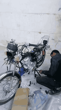 سلام عليكم . نامة متياز باب اول . اوراق اصولي مال وكيل. صارلها 4ايام مطلعها من الوكيل .  بعدها عل سحك . مكاني بابل شارع 80 . متواجد بس علا  هذا الرقم (***********) بيك خير وتدللون ❤️
