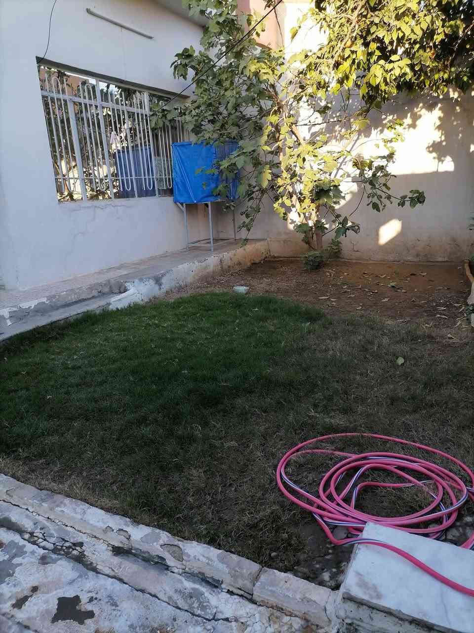 السلام عليكم بيت للبيع 
حي العامل الثانية 
المساحة 200/م ركن طابق واحد غرفتين وهول واستقبال كاشي الاستقبال سقوف ثانوية 
قرب ساحة د.ليث 
السعر/155 قابل للتفاوض
لتفاصيل اكثر مراسلة الصفحة او الاتصال بالرقم ***********
