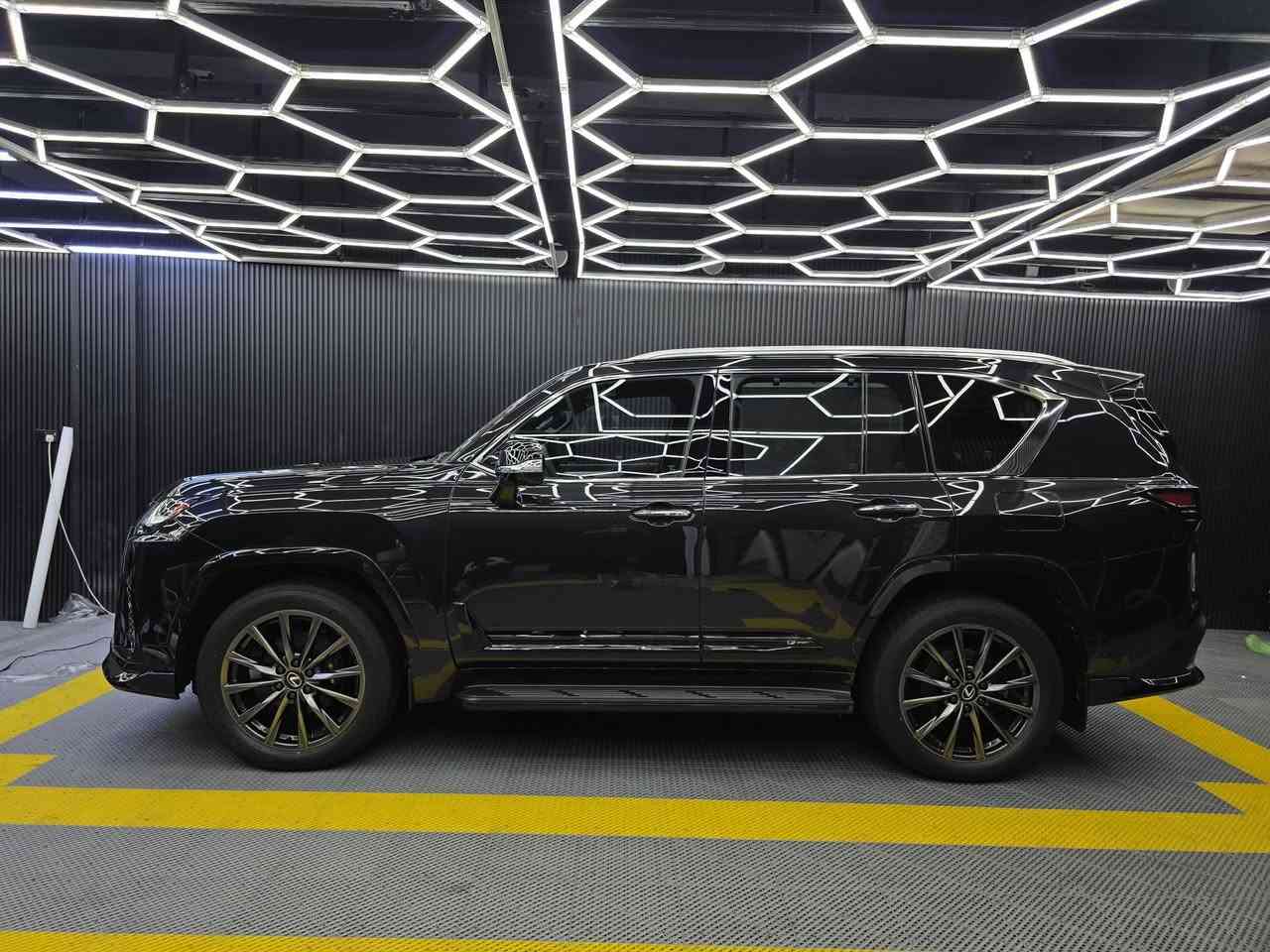 هل تخاف من خدوش السيارة؟
نقدم لك تغليف PPF شفاف 🔥/تغليف كامل السيارة 12 ورقة/
✔️ حماية من الخدوش
✔️ مقاوم للعوامل الجوية
✔️ مظهر لامع بدون تغيير اللون
- **ضمان 10 سنوات**.
للحجز مسبقآ ☎️*********** ☎️
📍 **الموقع**: بغداد القاهرة، قرب تانكي ماء القاهرة.
📩 راسلنا الآن واحصل على عرض خاص لفترة محدودة
#تغليف_سيارات#ppf
