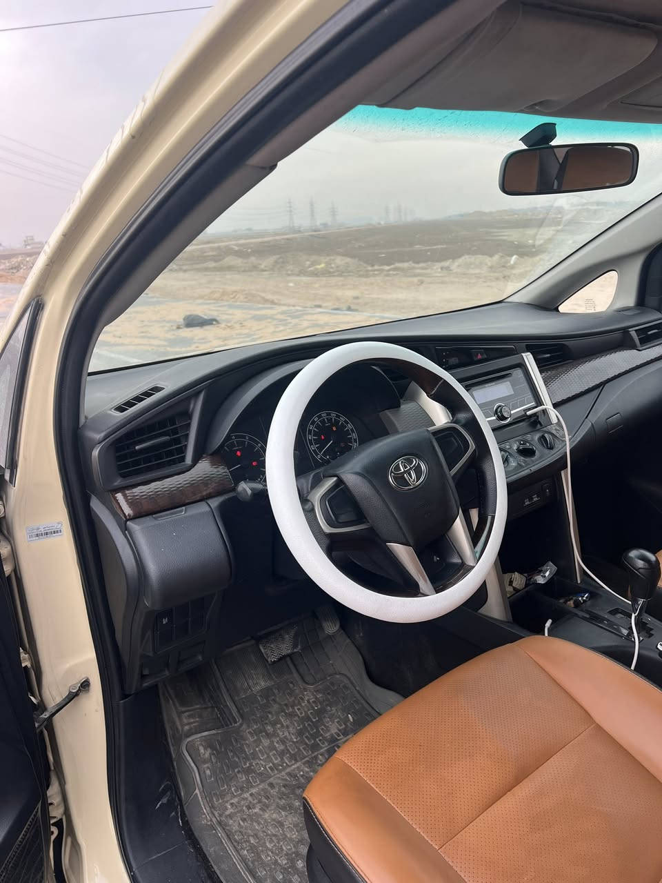 أنوفا 2022 تكسي دبي
مكينة ٢٧٠٠ هايلوكس 
السعر ١٨٥
ابو الخصيب ( *********** )
