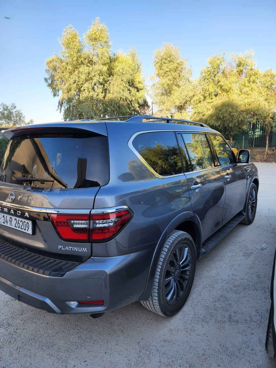 باترول ارمادا سيف العرب
وارد امريكي 2022 بلاتنيوم  فول مواصفات 

مكينة 8 سلندر 
فتحة 
تدفة تبريد كشنات
شاشات خلفية 
كامرات عدد 5 
رادار امامي مانع تصادم 
مثيت سرعة الذكي 
حساسات امامية خلفية 
رادارات خلفية مانعة تصادم 
نقاط عمياء
انظمة قيادة  ثلجة وسحب
مرايا معتمه ليلا 
كشنات كهرباء امامية وخلفية 
سيارة بيها صبغ جاملغ السايق مو تبديل صبغ  
مكان السيارة بغداد الكاظمية 
 رقم صاحب سيارة ***********
