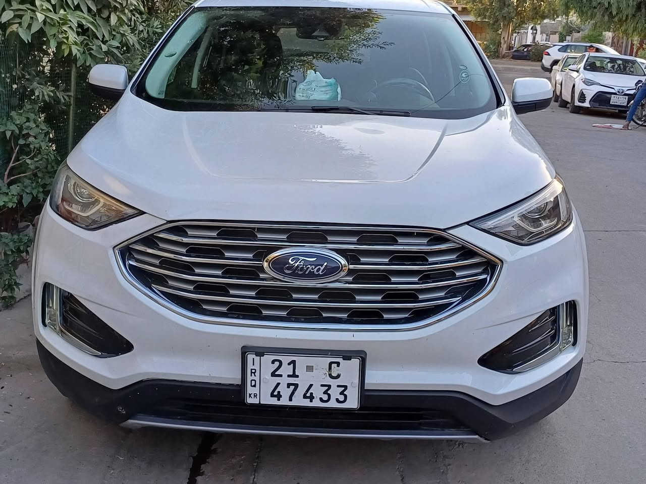 سلام عليكم اخوان فورد ايدج موديل 2022 للبيع  بأسمي رقم سليمانيه سنويه لغايه 29 . هزه جديده. فول مواصفات شاشه ايباد ماعدا فتحة سقف كوشن جلد طبيعي وهيتر اوتو بريك بوب بصمه  مع شغال السياره. دعاميه وشبر بلبونيد بيه صبغ . محرك 20 و توربو سياره نظيفه جدا ادامه كامله تبديل هايدروليك كير مع تبديل دهن محرك ممتاز
سعره 175 ورقه بيه مجال 
*********** مكاني كركوك
