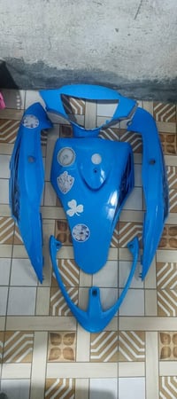 كفرات لون سمائي للبيع كلهن ختم واحد ولا ليطه مكسوره ابيعهن هنه والسباي...