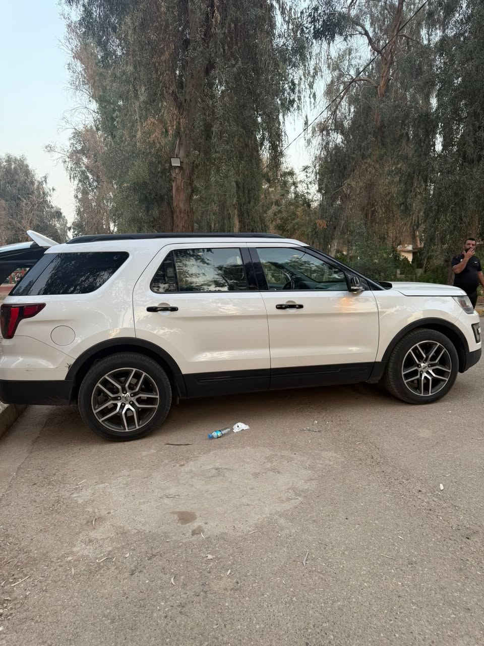 فورد اكسبلور موديل 2017 فول مواصفات  
وارد أمريكي  
رقم أربيل باسمي  

🔹 مكينة 3500 توين تيربو  
🔹 تدفئة وتبريد + كشنات  
🔹 بانوراما  
🔹 إشارة ترحيب  
🔹 كشنات خزن  

السعر: 160 بيع أو مراوس  

📞 ***********  
اتصال + واتساب
