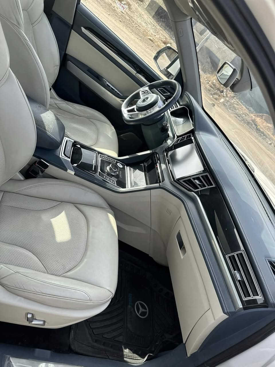 السلام عليكم دومي x72019 سبعه راكب بانوراما بصمه غرفه بيضه كير ماوس مري شفط جنطه كهرباء بصمه وبعد بيه مو اصفات مكينه 2000 كفاله عامه من كلشي والسونار بل منشور السعر 105وبيه مجال ***********
