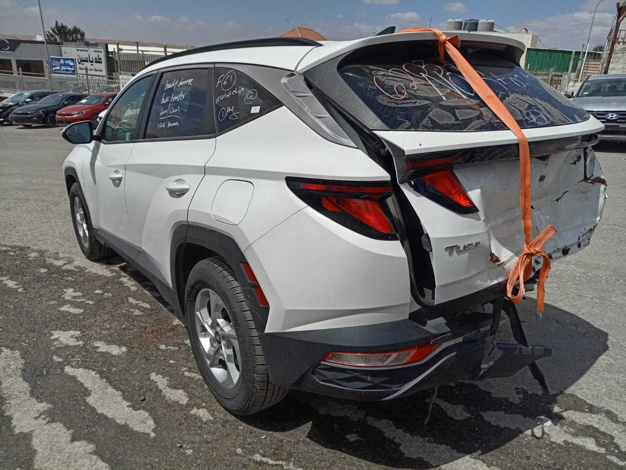 بسم الله الرحمين الرحيم.                                 

نوع السيارة🚘✅ هونداي توسان/  الموديل 2024.     

حجم المحرك🚕🚕🚕2500🚦🚦.                                                                  

السعر/ (128 ورقة بالحرة)(143 على كتاب اعفاء شهداء🚖 واصل بغداد مدفوع النقل والتخليص + الضربه🚘(تستلم جاهز بدون اي مصاريف اخرى)🚦✅✅🚖🚖🚘❤️❤️🌹🌹
.             اتصل وتدلل بالخدمة   
  مواصفات السيارة (بصمة/  كشن كهرباء/ وجنطه كهرباء)🚘
السيارة موجود ✅بالاردن  🚗المنطقة الحرة الزرقاء                    

الضرر واضح بالصور ✅  🚘السيارة تشتغل وتمشي.   

الاستفسار او التصال  على الرقم  ***********             

او مراسلة واتساب على الرقم الاردني 00962797080658. 

عنوان المعرض🛣️🛣️⬅️شارع 18 شمال المنطقه  الحرة🚗🚗🚗
