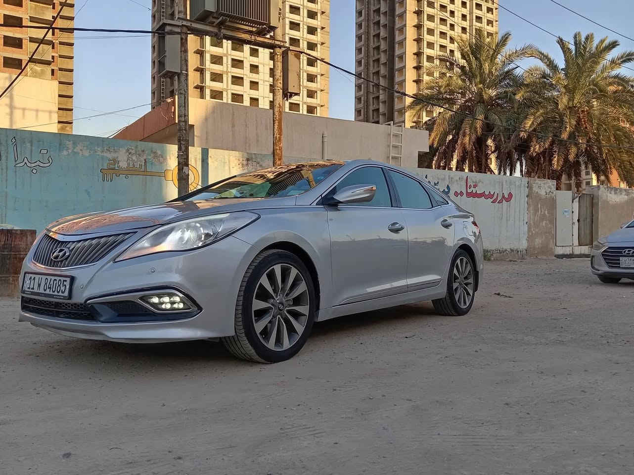 لون مميز بيها قطعتين كلير واثنين صبغ بيها جراد كلش خفيف بالصندوق 
فول مواصفات vip  بانوراما تحكم استيرن كامل مقاعد تبريد تدفئة 
نظام eco
مانع انزلاق 
حساس اطارات وتحديد الاطار 
محرك 3.0 ستة سلندر 
بصمة 
كاميرا خلفية 
كشن جلد 
ثلاثة برده
استيرن كهرباء 
تحديد السرعة 
لايت عدسه
حساسات امامي و خلفي 
تايرات جديدة 
سنوية جديدة 
تحويل ثاني يوم 
السعر 105 وبيها مجال 
او مراوس باحدث وانطي فرق
مكان السيارة بغداد الكسرة...


**إذا كنت صاحب هذا الإعلان وتريد حذفه لأي سبب، رجاءا أرسل رسالة إلى الدعم الفني**