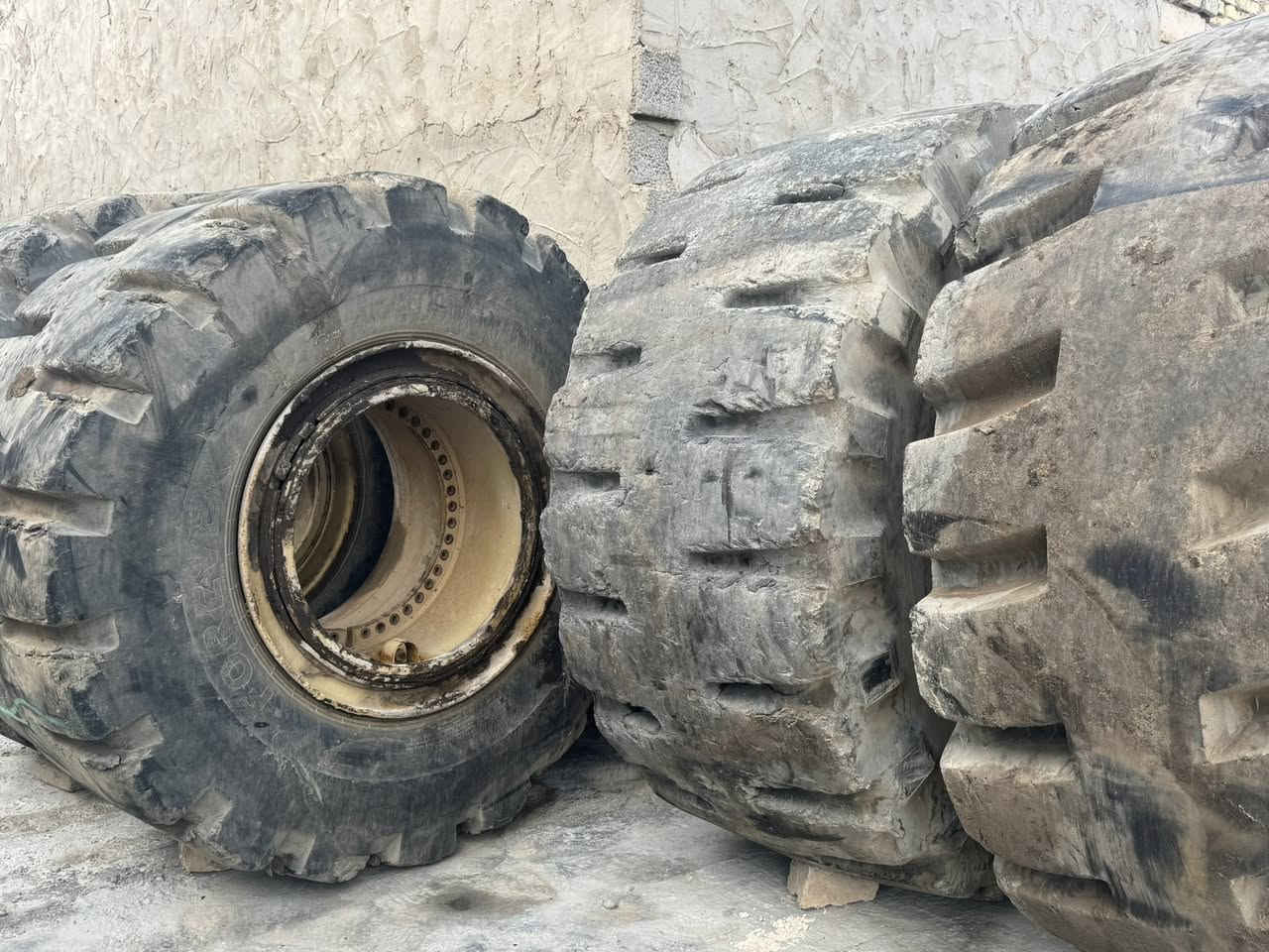 سلام عليكم ورحمة الله وبركاته 
تخم تايرمال ١١٥
٣٥-٦٥-٣٣
شرط جوبلس ويلاتهن وياهن
العنوان نجف للاستفسار***********حيدرالجبوري
