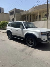 برادو موديل 2024 R3 كامل مواصفات مكفوله  ماشيه 31 ألــف الاستفسار /077...