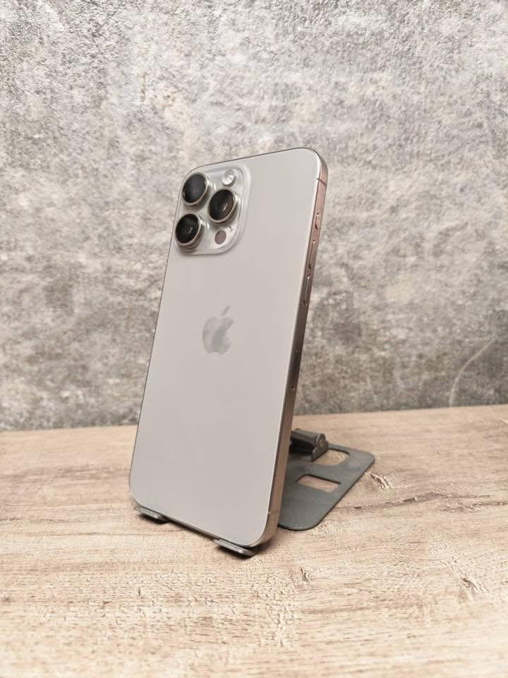 للبيع ايفون ١٥ برو ماكس
iPhone 15 pro max 
ذاكرة ٢٥٦ -  بطاريه 99.       افحص الجهاز وين ما يعجبك لا مصعد ولا مرفوع بالحاسبه 
مكفول غير مفتوح
كارتونتة ويا الاصلية السعر مليون وميه 
مكاني بغداد 
اتصل ***********
