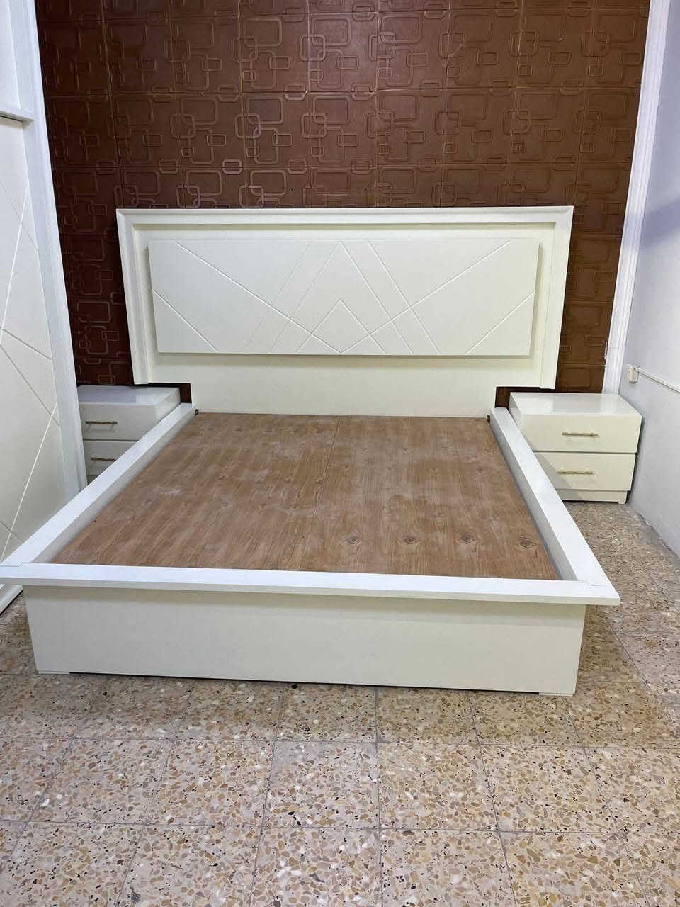 مساء الخير والعافية زبائنا الطيبين
غرفة نوم سلايت الشغل نجارة عراقية من تصميمنة
انشاء الله تنال اعجابكم 
للستفسار مراسلة الصفحة او اتصل واتساب ***********
العنوان بغداد الدورة نهاية شار الصحة مجاور كلية كلكامش مجاور مكوى اسطنبول معرض بيونتا للاثاث العراقي
