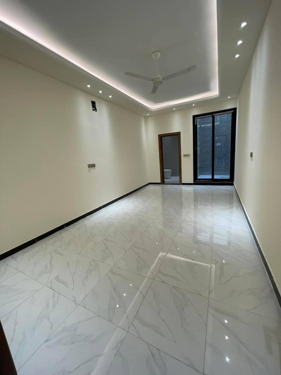 السلام عليكم      أدمن لا تقصرخويه
صباغ اشتغل داخل      
وخارج أنواع الصبغ 
والتصليح بسعار مناسبة 
شغل كلش حلو ومرتب 
***********
الرقم الاستفسار خاص:🌺 
الصباغ أحمد الساعدي 
السكن العبيدي    (  واتساب مفتوح
