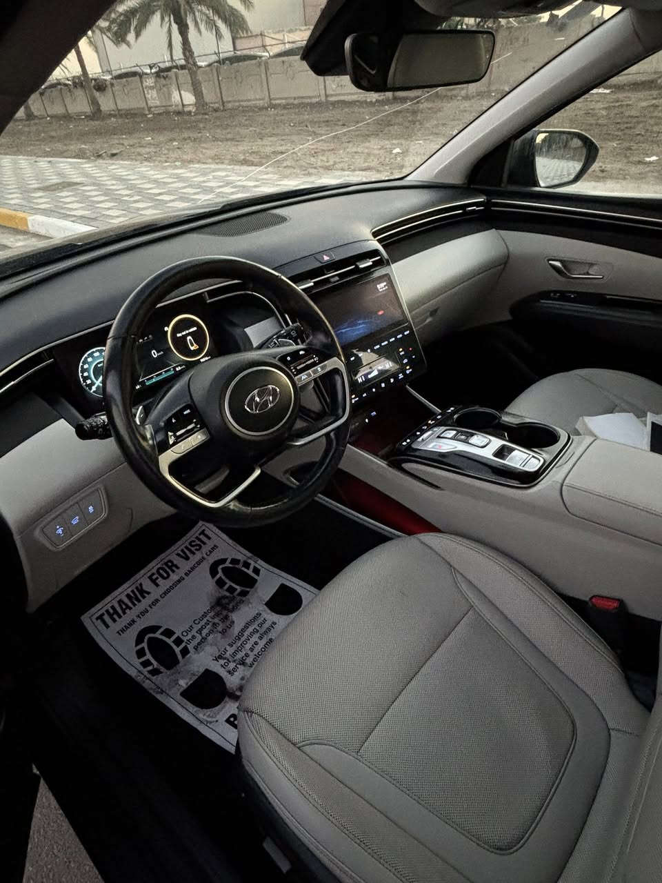 السلام عليكم توسان 2022 فول مواصفات اعلى فئه 1/1 
السعر ( 179$ ) مكانها بغداد *********** 
سياره وارد امريكي صور حادث بل منشور بدون دواخل 
محرك 2500 مكفول هوه والكير مواصفات / بنوراما / شاشه جبيره / كشنات جلد وكهرباء وتدفئه وتبريد / صندوك كهرباء / رادارت امامي خلفي جانبي / كير دكم / بصمه تشغيل + بصمه ابواب / كيجات دجتل وبعد بيها كلش هواي مواصفات الشراي يتصل
