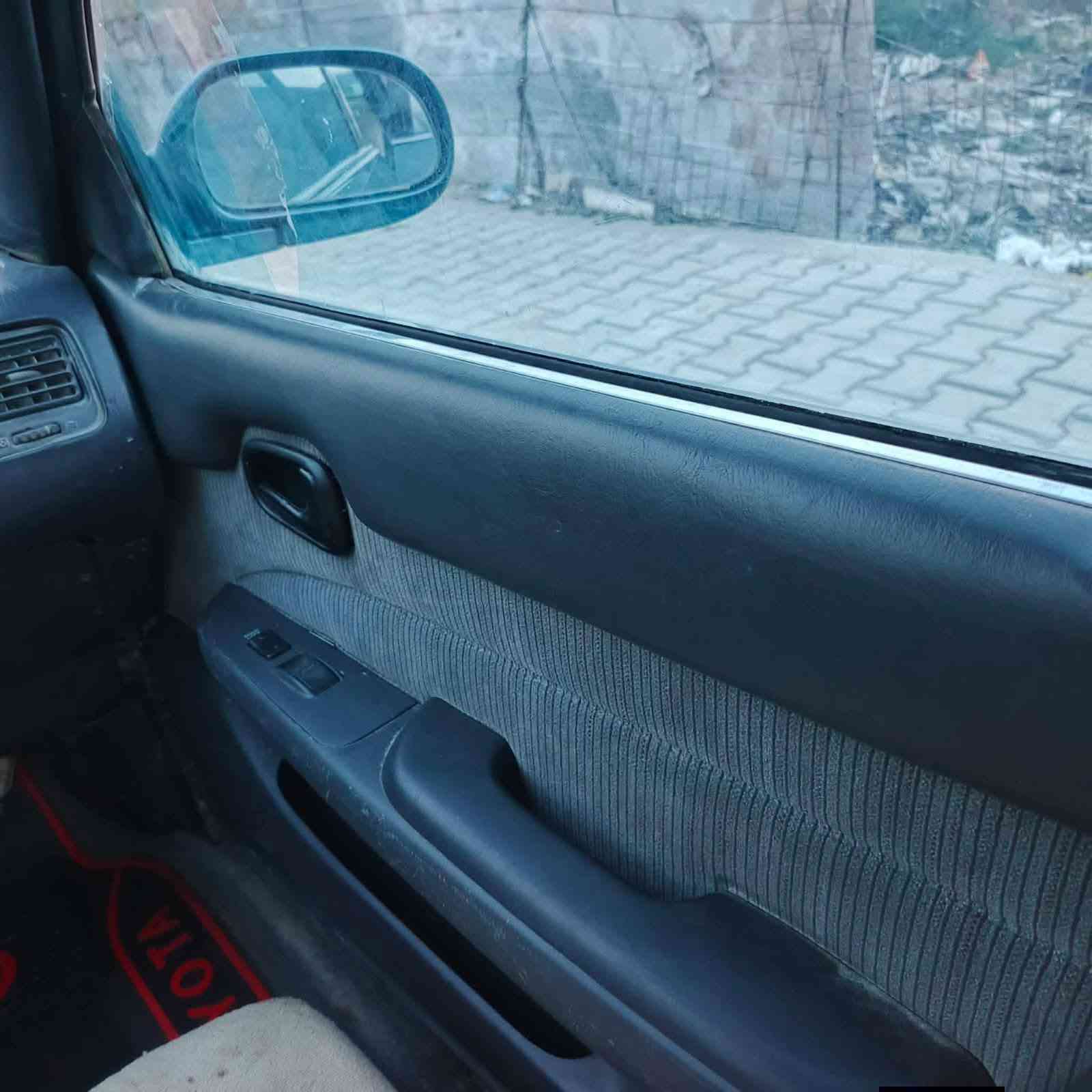 السلام عليكم ورحمة
كورلا موديل 95 كير ومكينة مكفولات السيارة مصبوغة حزام جمالية بيها طخة بسيطة
السيارة ترأيها وين ما تريد  سيارة نضيفة كلش للبيع
السعر 42 وبيها مجال 
السيارة بسمي  تحويل مباشر
***********
